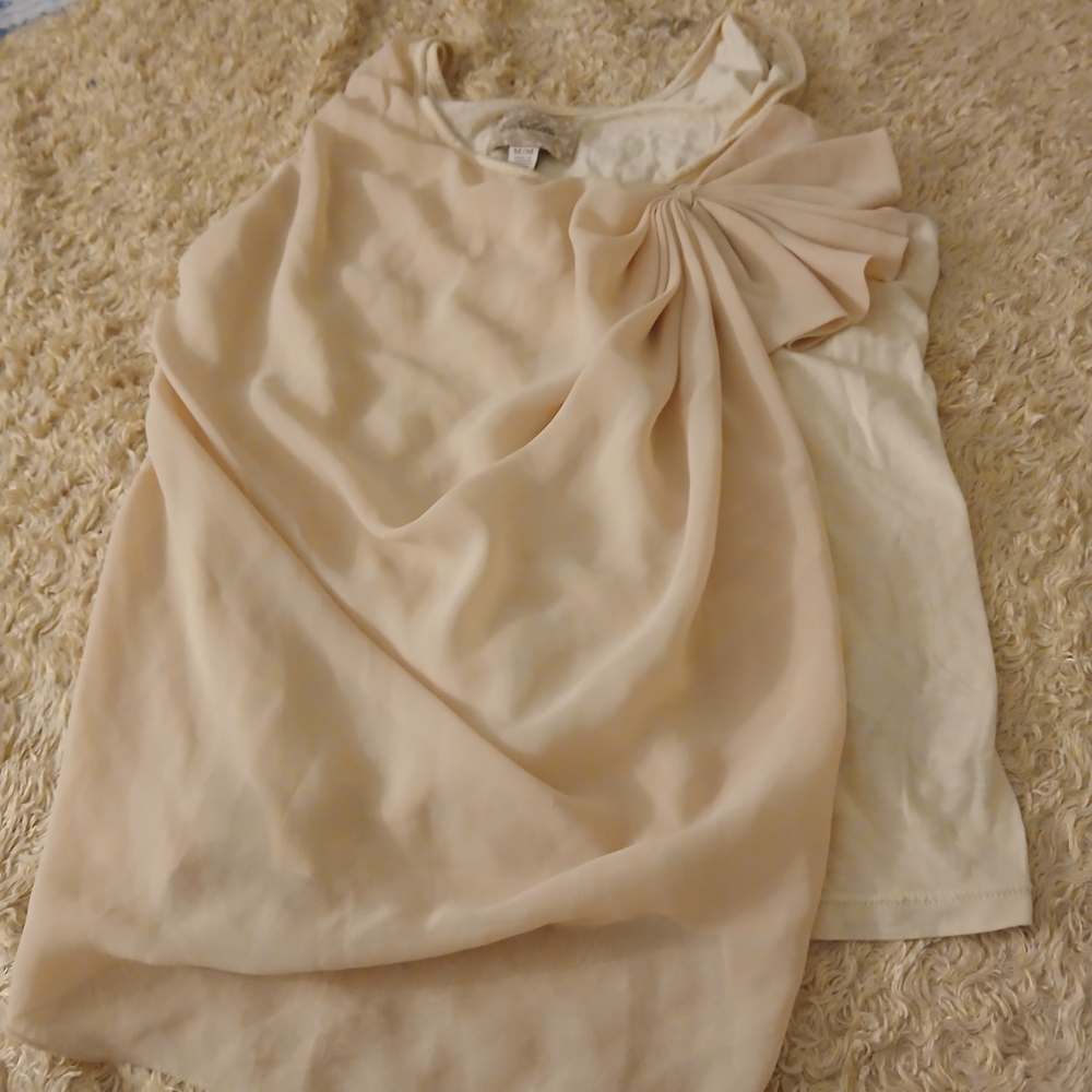 Deletta Cream Tank Top with Elegant Design